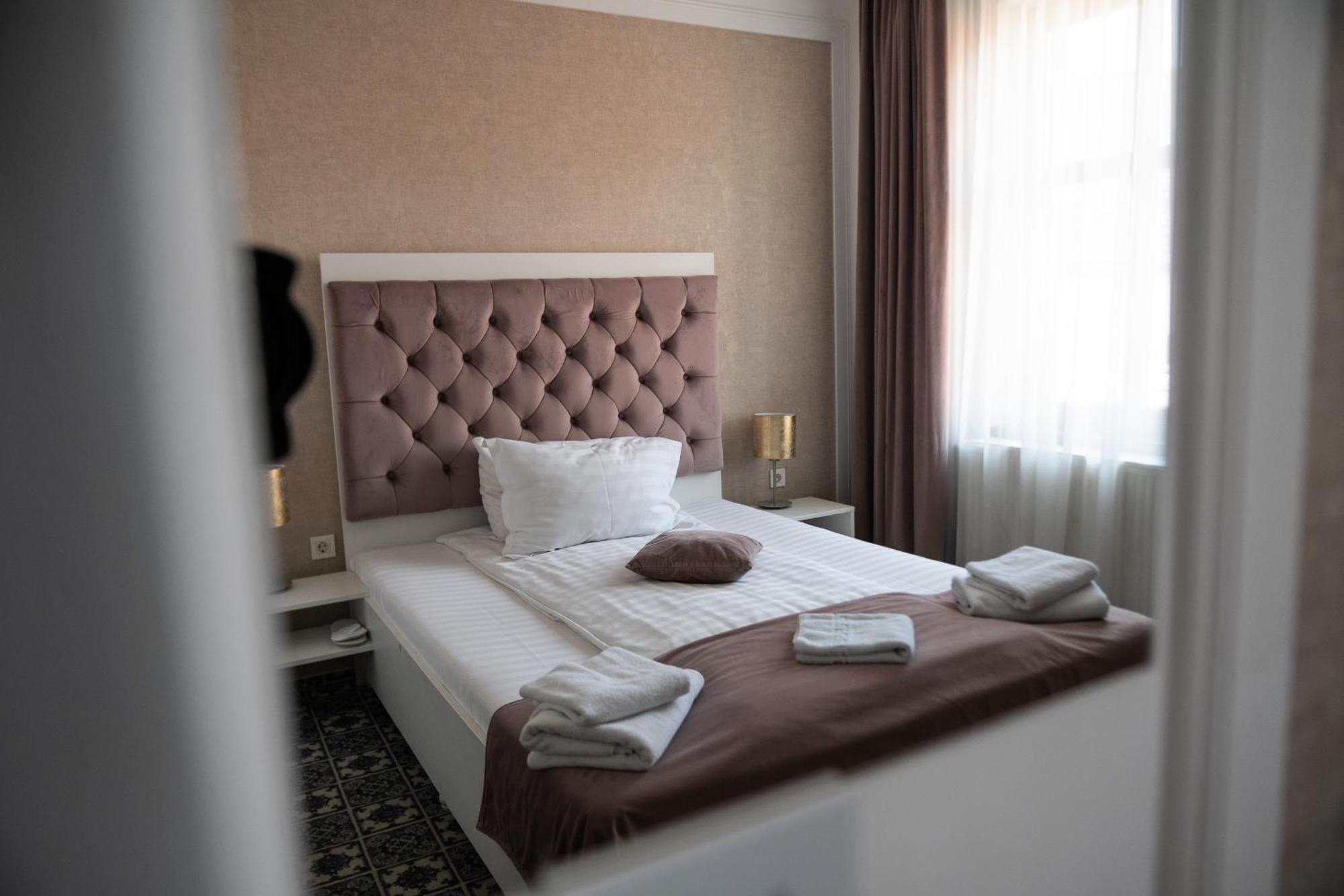 Hotel Marabella Сибиу Экстерьер фото
