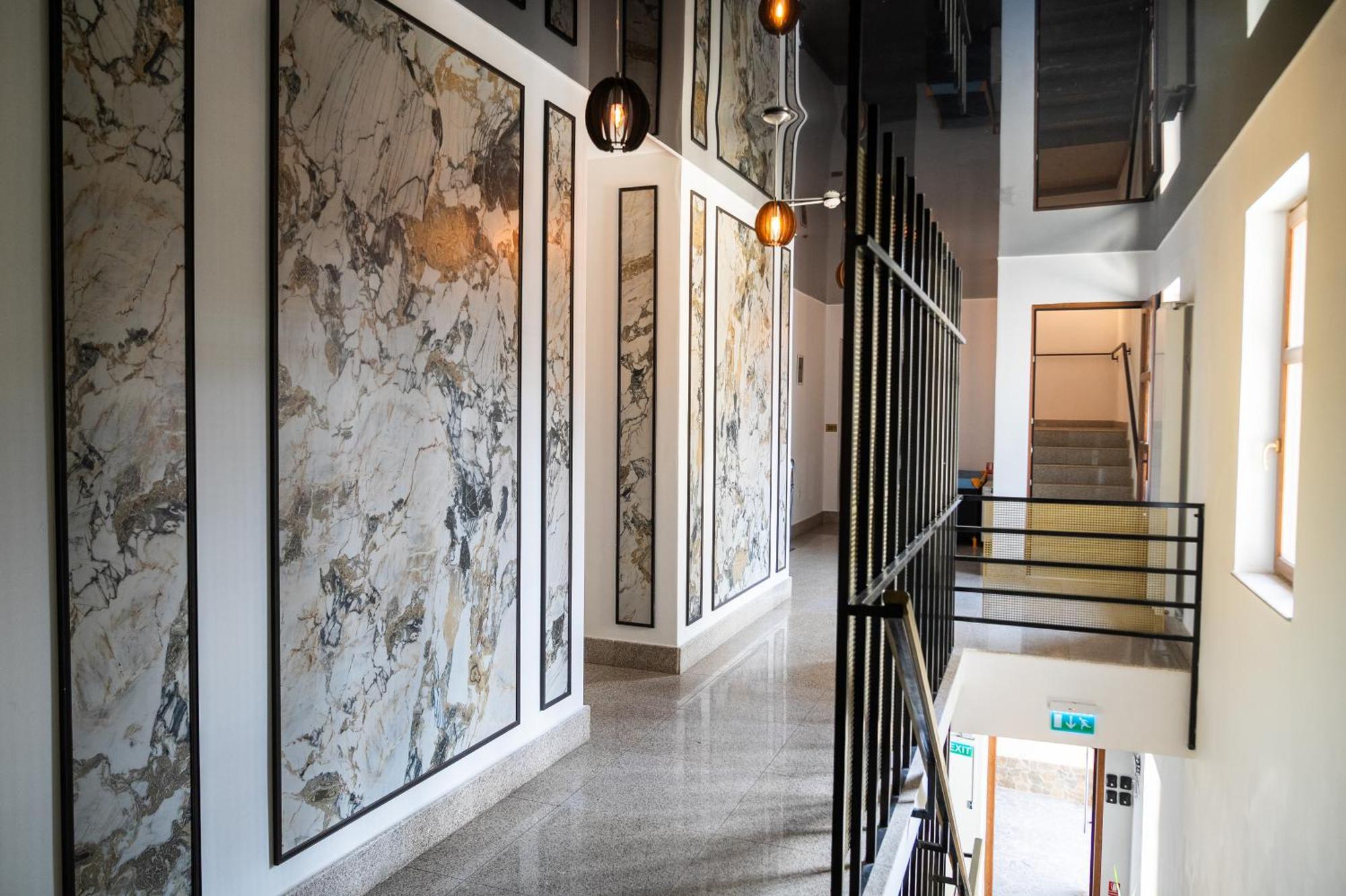 Hotel Marabella Сибиу Экстерьер фото