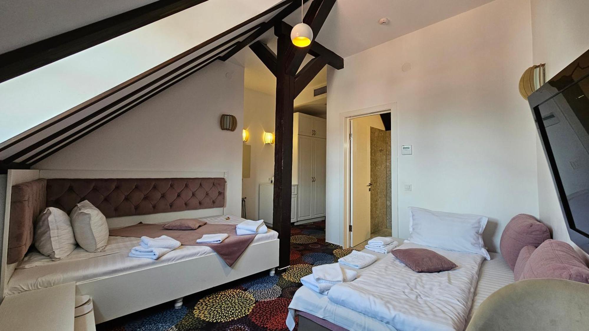 Hotel Marabella Сибиу Экстерьер фото